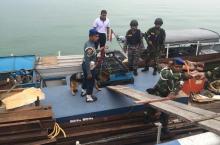 Tim WFQR Lantamal IV Amankan Kapal Angkut Besi dari Pulau Sambu